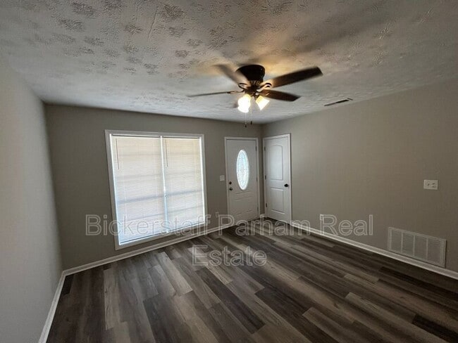 Building Photo - 2726 Vultee Dr