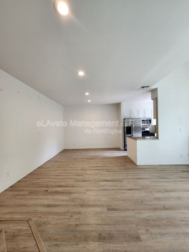 Building Photo - 14625 Dickens St