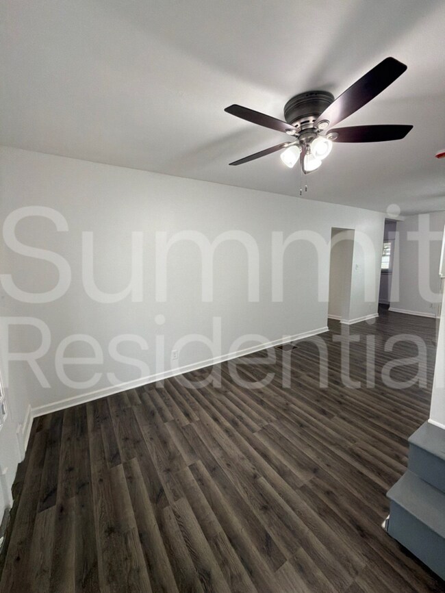 Foto del edificio - 2826 Taylor Blvd