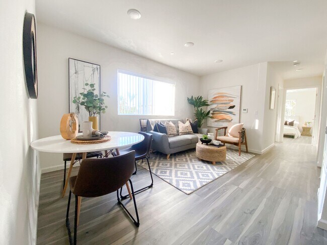 Foto del edificio - 1704 Hornblend St