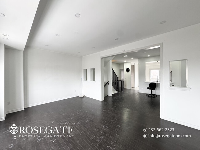 Building Photo - Spacious 3-Bedroom Freehold Townhouse with Garage & Private Backyard – Brampton