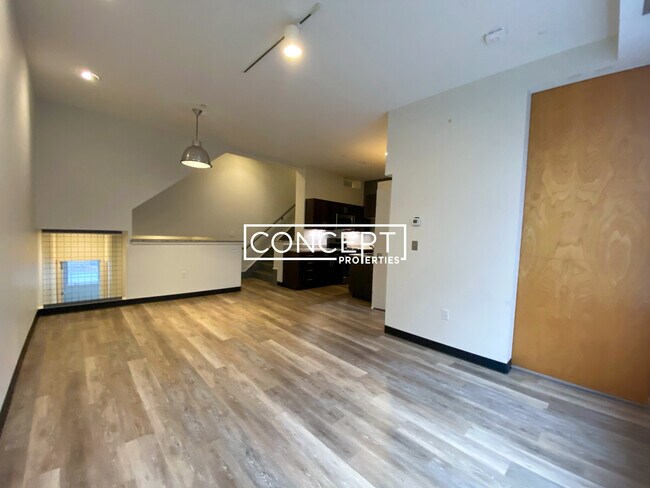 Building Photo - 160 E Berkeley St