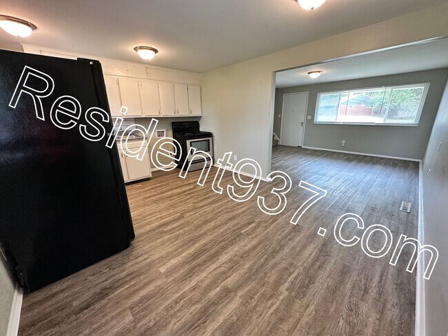 Foto del edificio - Newly Updated 4 Bed 2 bath home
