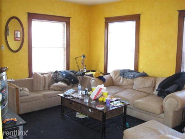 Building Photo - 209 Emmet St