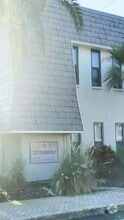 Building Photo - 720 Lyndhurst St