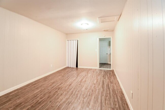 Building Photo - 5743 Beldart St