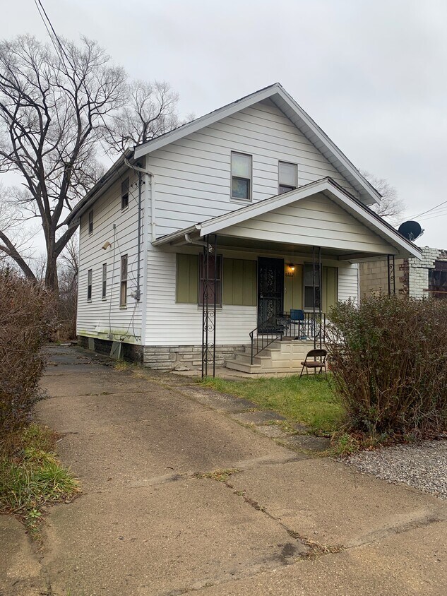 4510 Industrial Ave, Flint, MI 48505 House for Rent in Flint, MI