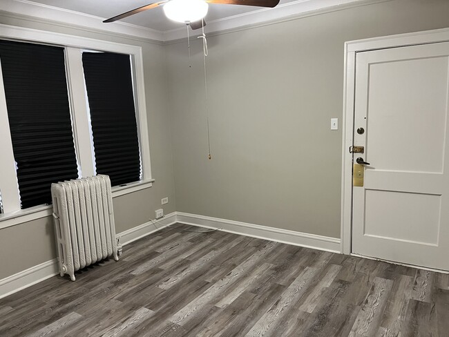 Foto del edificio - 6839 S Maplewood Ave
