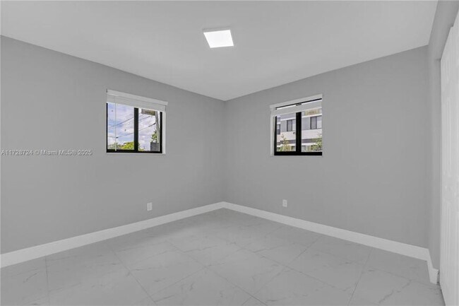 Foto del edificio - 2 bedroom in Hallandale FL 33009