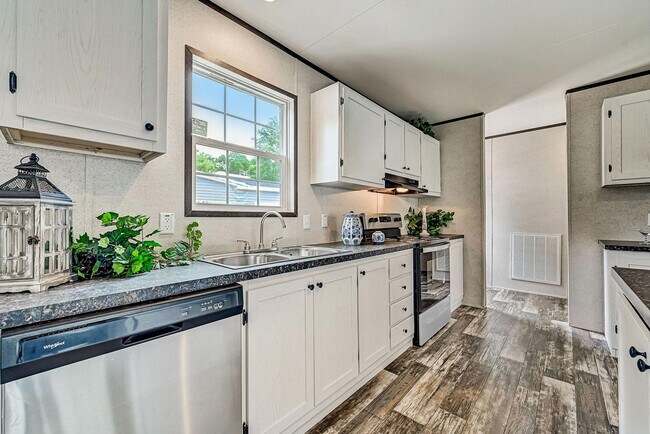 Foto del edificio - 4075 Lookout Ln