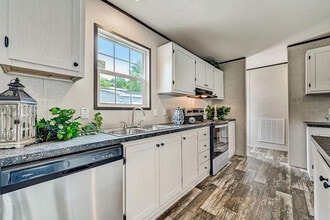 Building Photo - 1402 Red Maple Ln