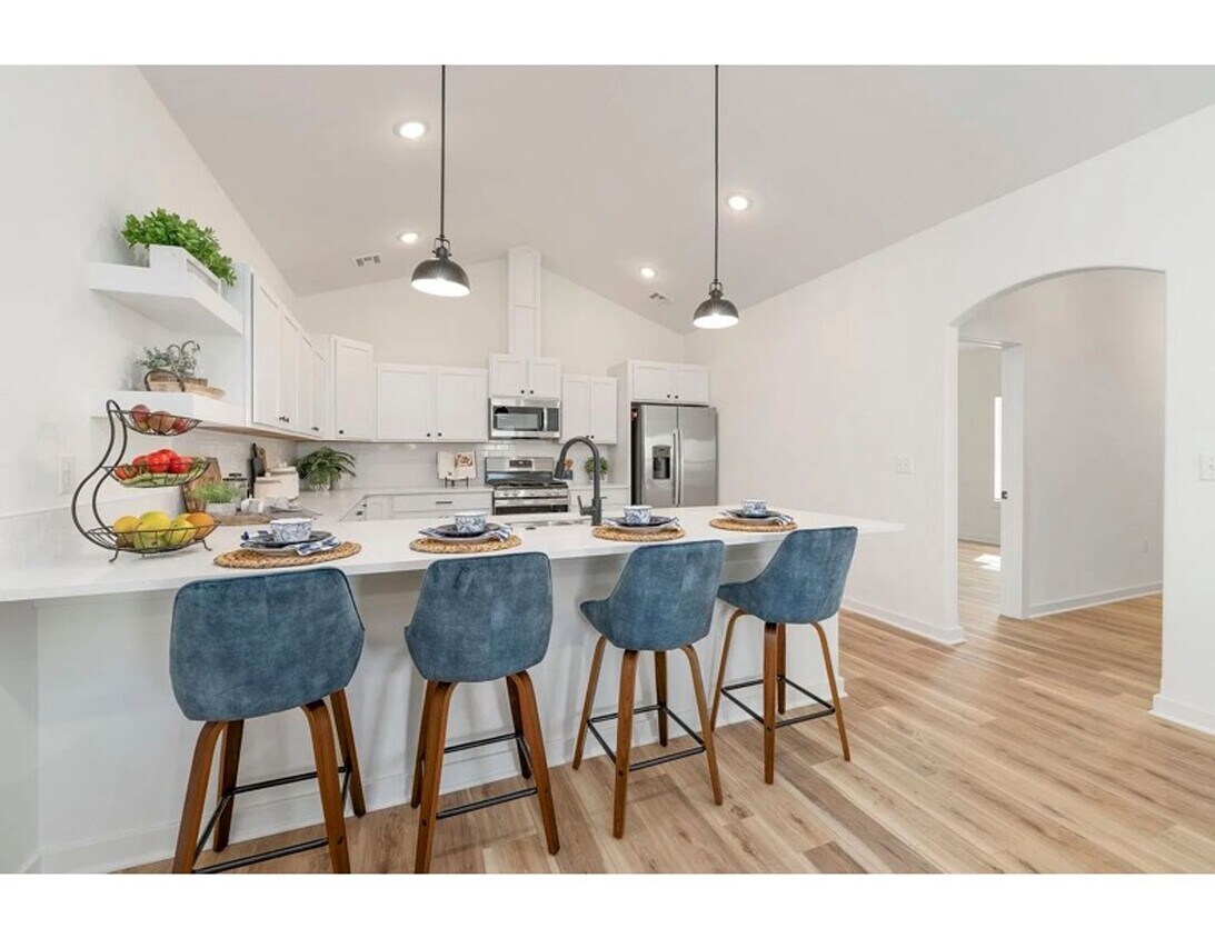 Foto principal - BRAND NEW 3 Bedroom Townhome!