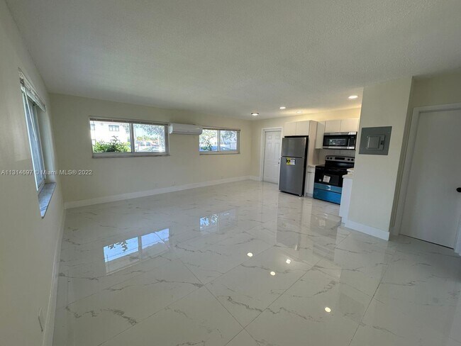 Building Photo - 1750 NE 56th Ct
