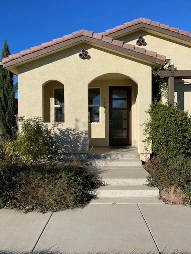 Building Photo - 1758 Thea Ave