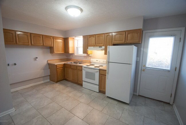 Foto del edificio - 4920 Cawood Dr