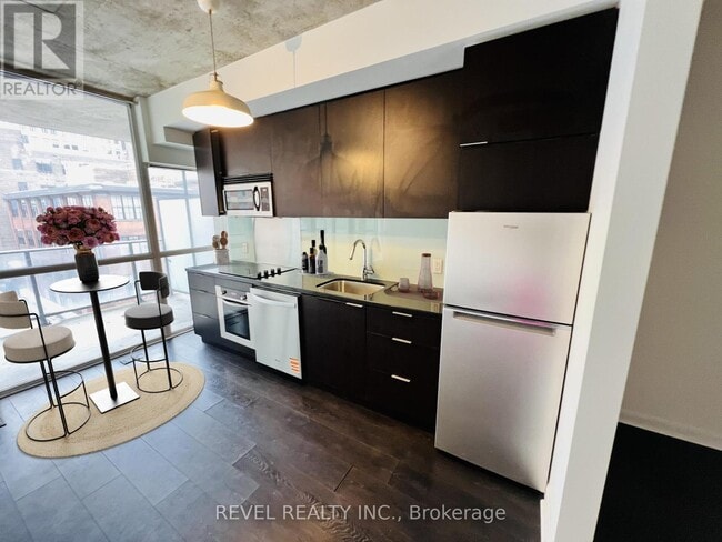 Photo du bâtiment - 478 King St W