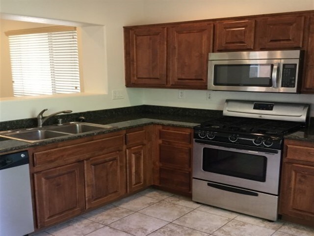 Foto del edificio - 8676 Luna Nuevo Ct