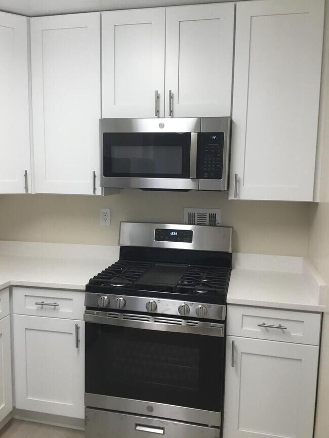 Foto del edificio - 2939 Van Ness St NW