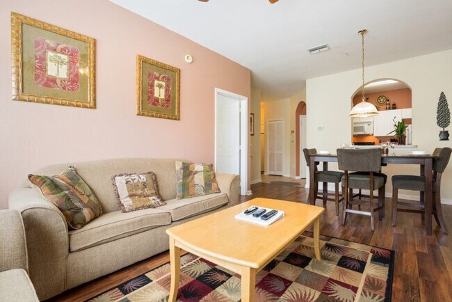 Foto del edificio - 8107 Coconut Pl