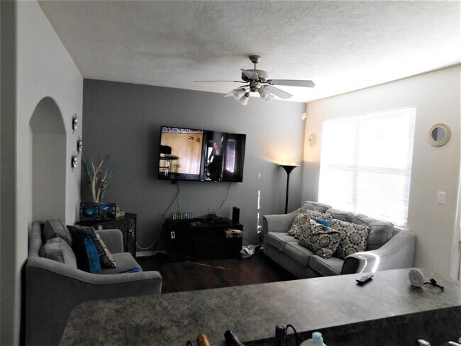 Foto del edificio - 3404 Orchid Trace Ln