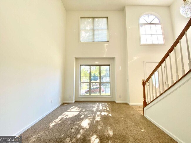 Foto del edificio - 640 Suwanee Lakes Cir NW