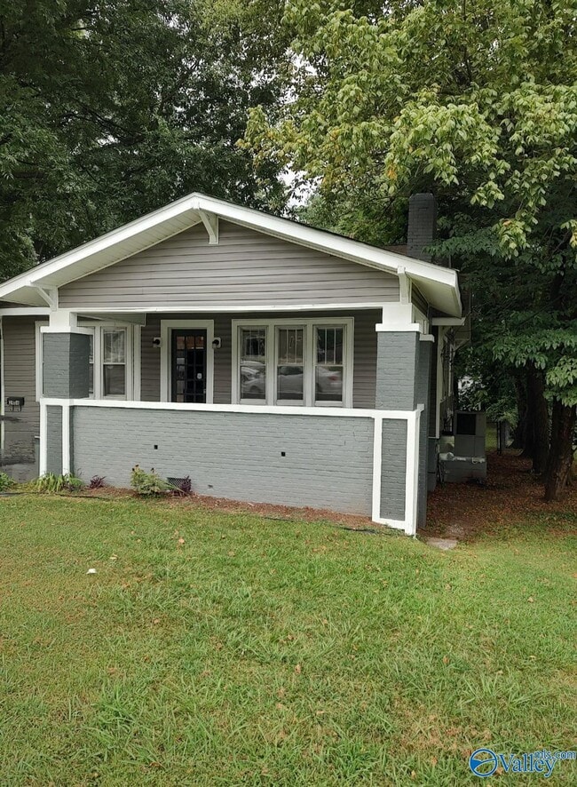 Building Photo - 2404 Whitesburg Dr