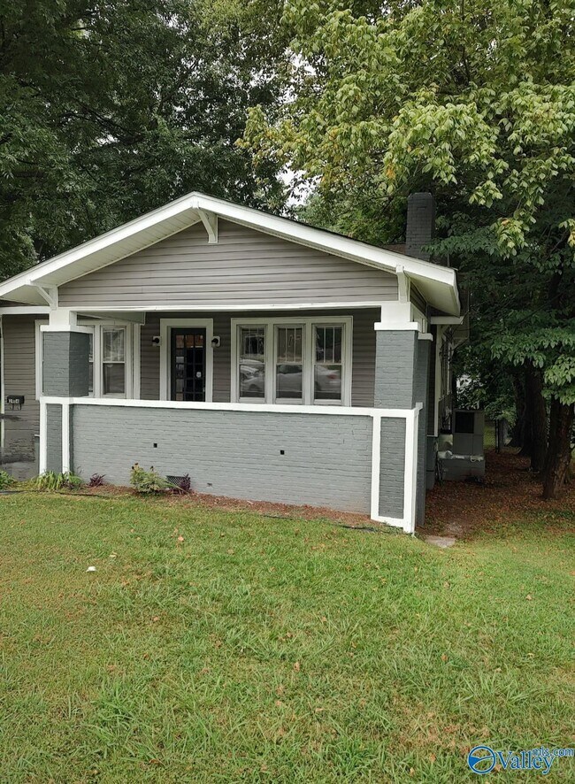 Foto del edificio - 2404 Whitesburg Dr