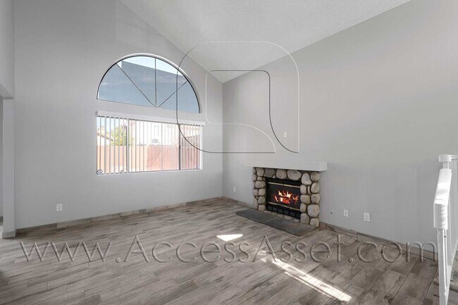 Building Photo - Stunning Two-story Residence With 3-Bed/3-...