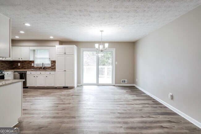 Building Photo - 2958 Quinbery Dr