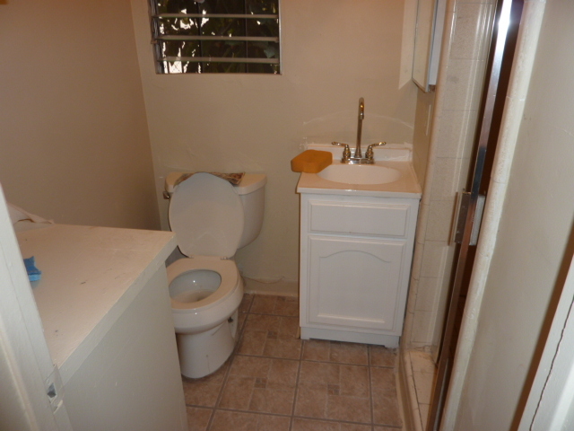 Bathroom - 926 S Lake St