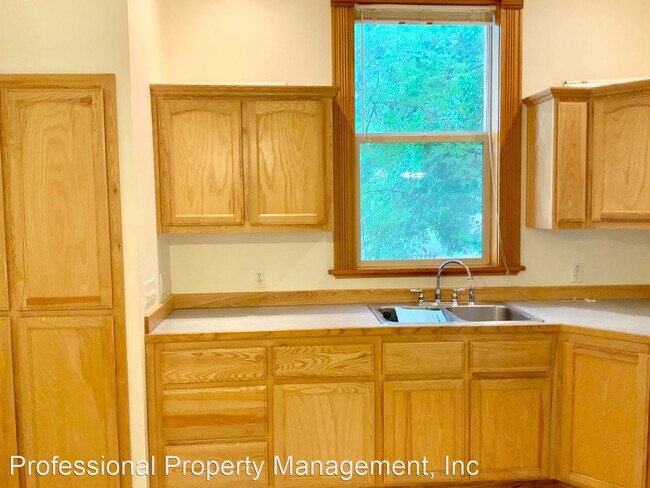 Foto del edificio - 402 S 3rd St W