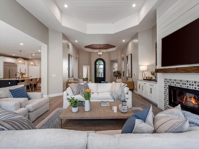 2 sofás grandes de RH y 2 sillas extragrandes e increíblemente cómodas de Bungalow, AZ. - 8437 N 84th St