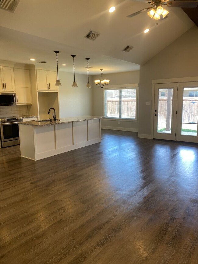 Building Photo - 3 bed 2 bath in Frenship ISD