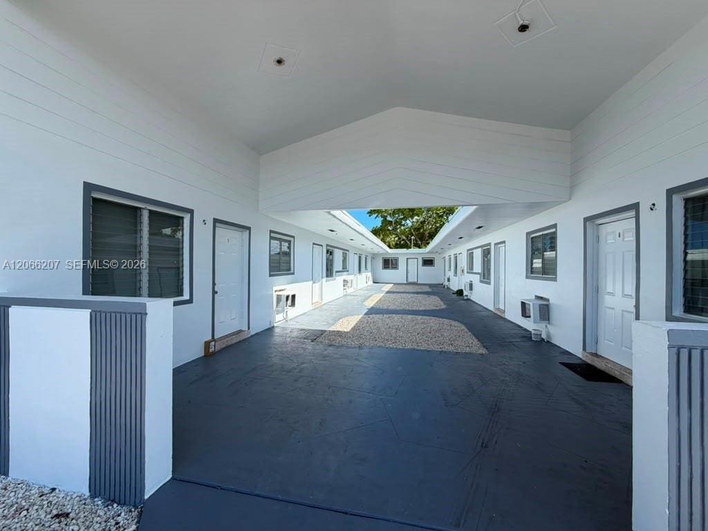 Building Photo - 1280 NE 139th St
