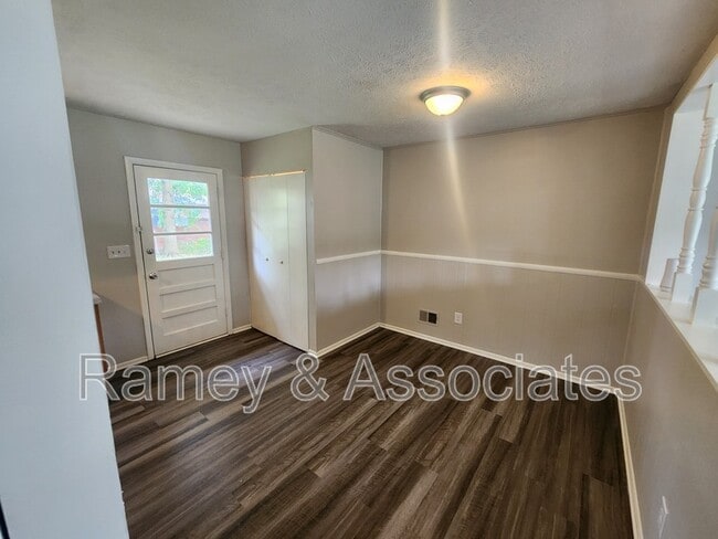 Building Photo - 10210 Nola Dr