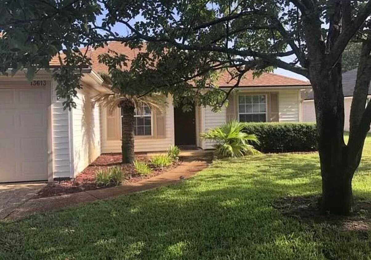Primary Photo - 13613 Las Brisas Way