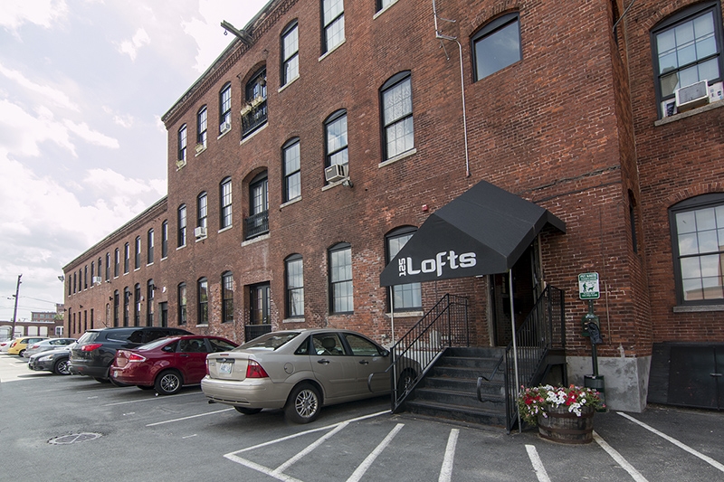 Primary Photo - Lofts 125