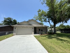 Building Photo - 4573 Cedar St