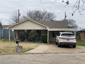 Building Photo - 602 Longhorn Trail