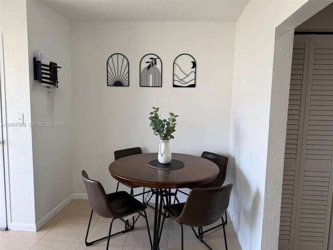 Foto del edificio - 4550 NW 79th Ave
