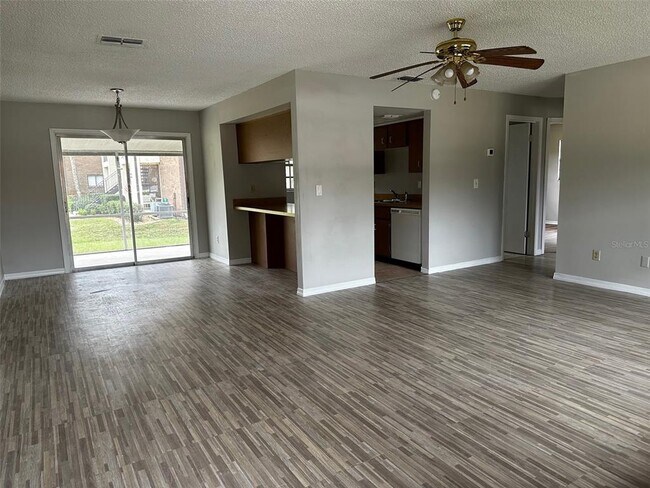 Foto del edificio - 590 Belltower Ave