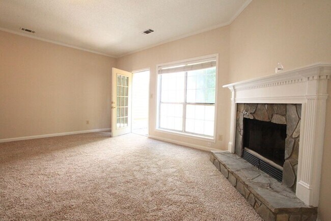 Foto del edificio - 2195 Fairways Ct