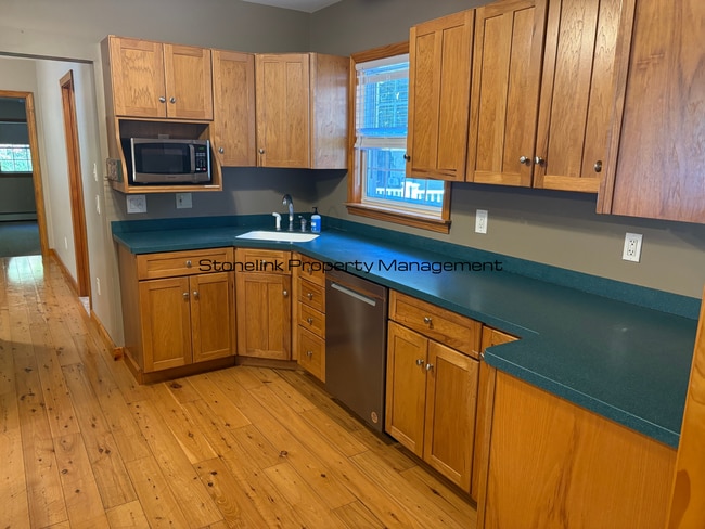 Building Photo - 27 Laurel Ln