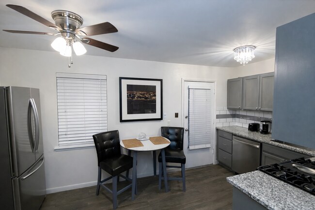 Foto del edificio - 1 Bed / 1 Bath – All Bills Paid, Washer & Dryer Included, Tile Floors, Pool & Prime Location!