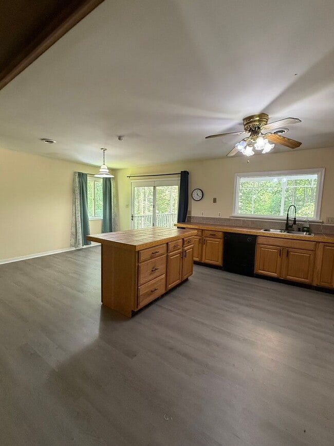 Building Photo - Incredible Home in New Kent County