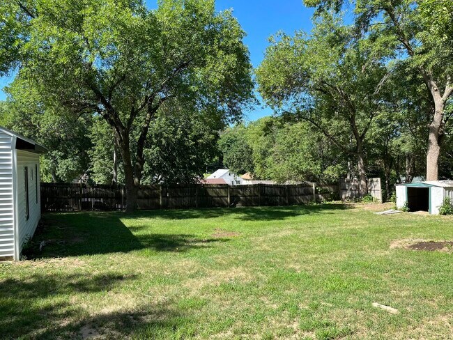 Building Photo - 3515 Athlone Ave