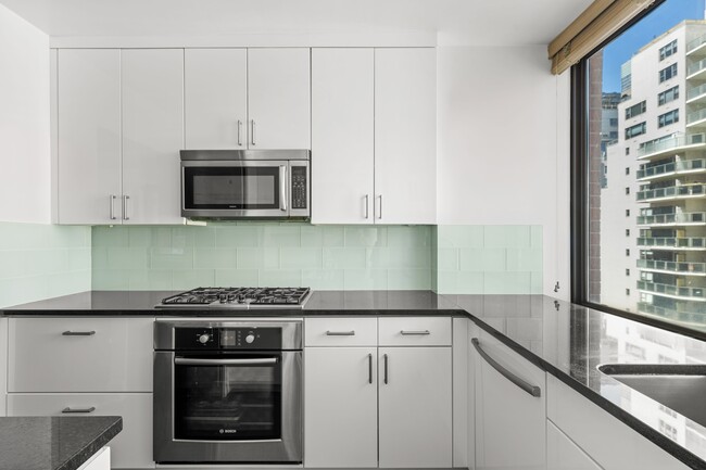Foto del edificio - 300 E 64th St