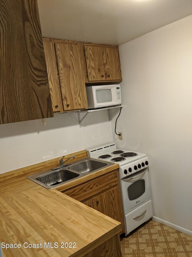 Foto del edificio - 108 Barton Ave