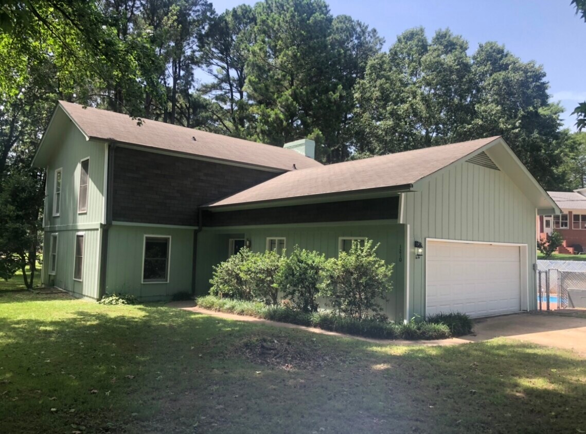 1210 Woodsprings Rd, Jonesboro, AR 72401 House Rental in Jonesboro