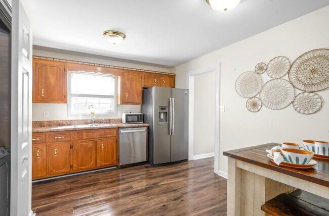 Foto del edificio - 1017 Bush Ave